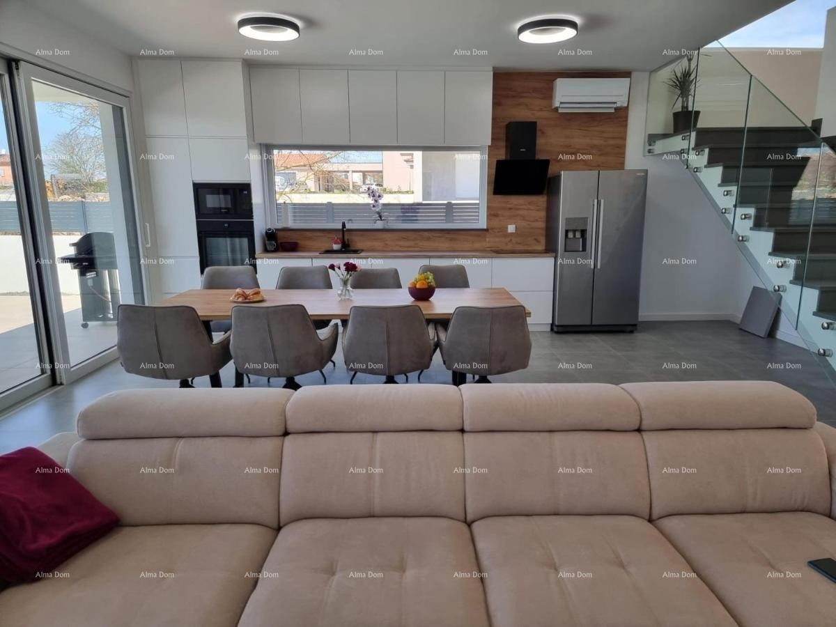 Luksuzna kuća s bazenom u srcu Istre. 14