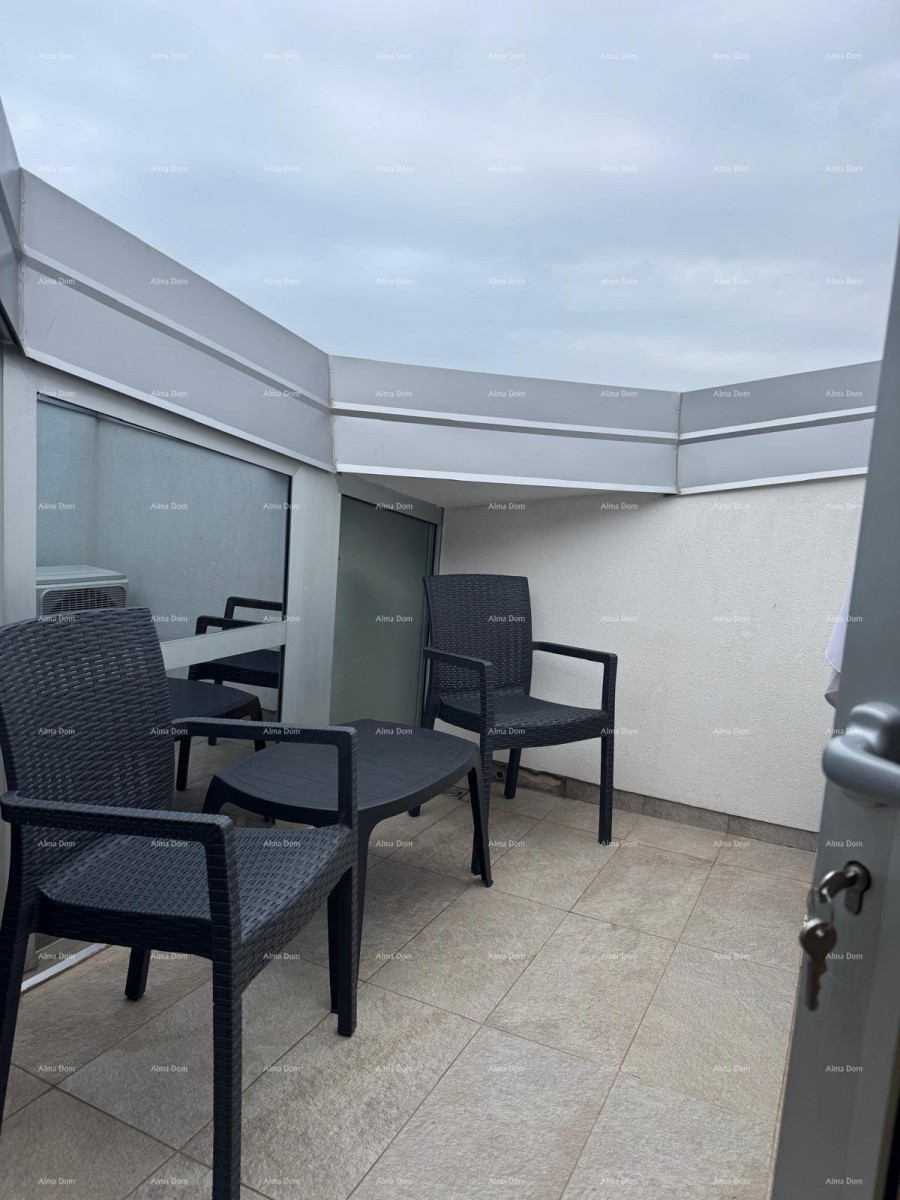 Новиград, с одной спальней. Здание с лифтом. 3