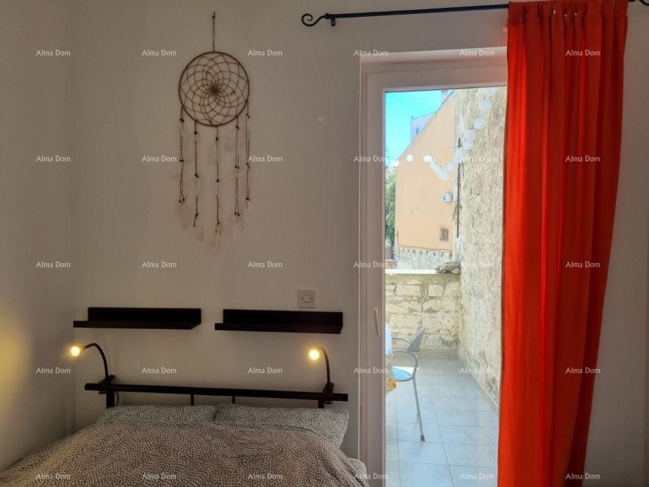 PULA STARA JEZGRA GRADA. KUĆA NA 5 MANJIH ETAŽA. 13