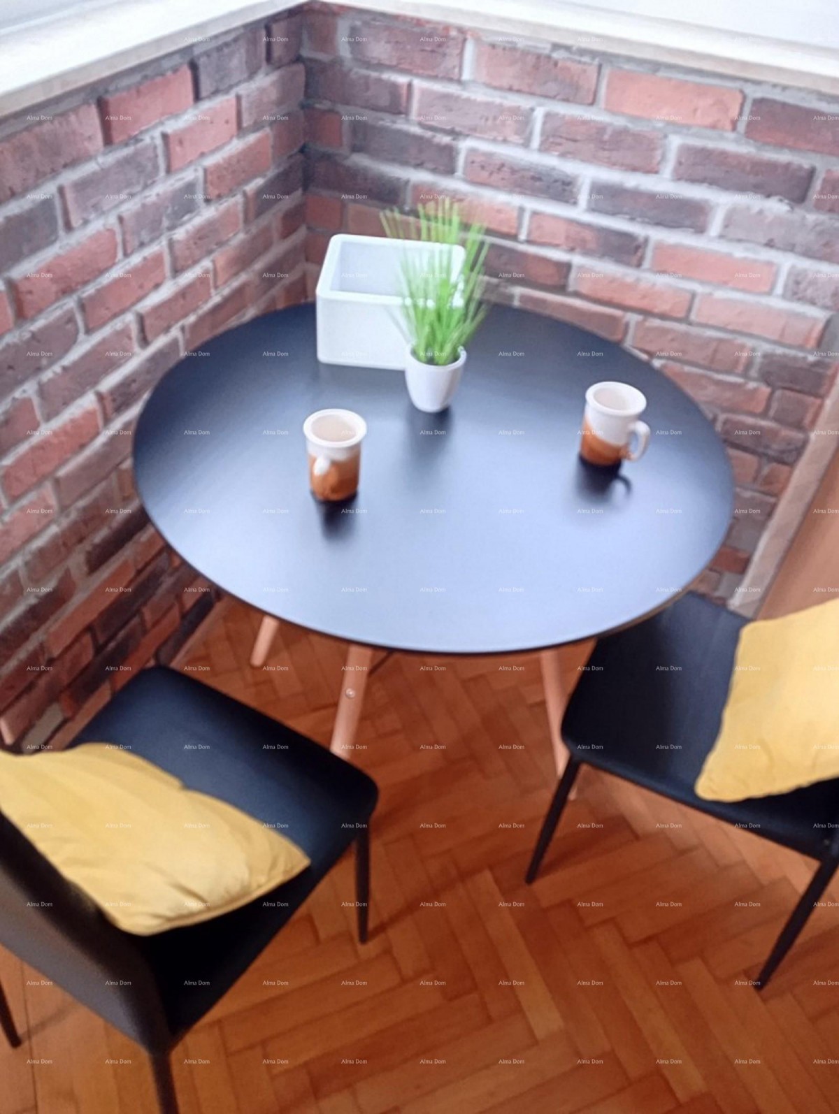 Prodaje se stan na odličnoj lokaciji u Puli-Veruda, blizina mora! 8