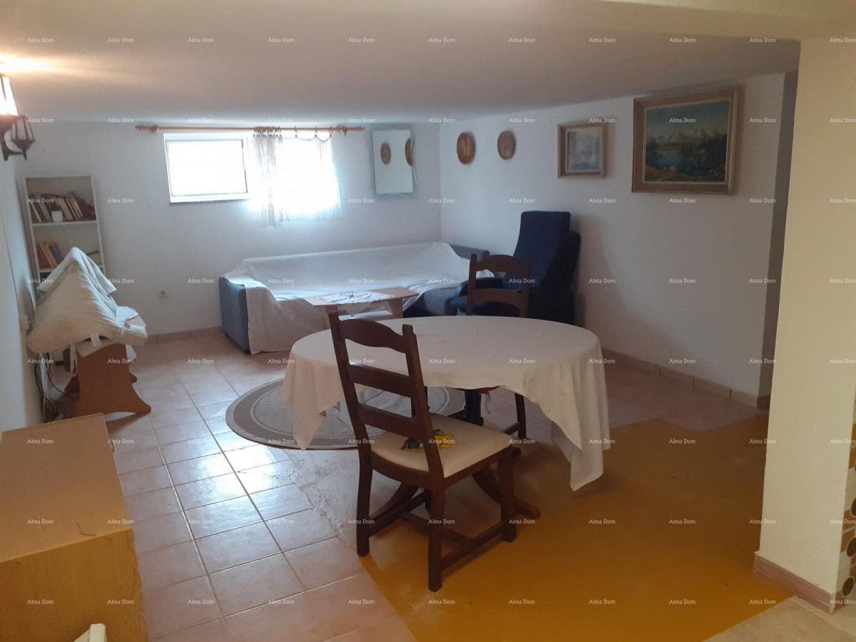 NOVIGRAD - Prodaja dveh stanovanj v družinski hiši 5