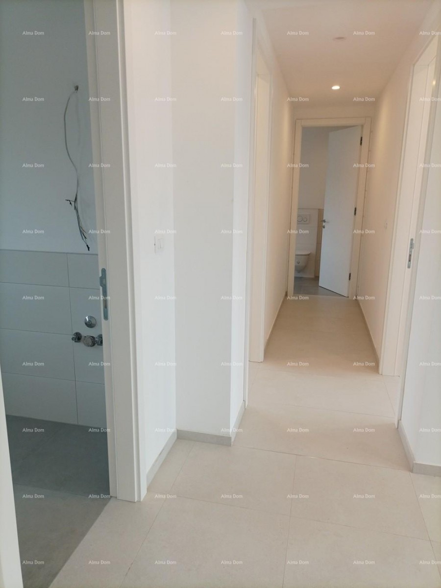 Moderní rekreační vila v uzavřeném komplexu s vilami na pobřeží moře. 25