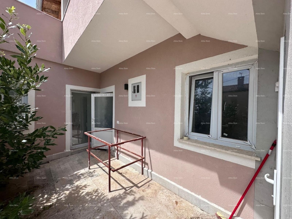 Prodaja fantastične hiše s tremi stanovi v Medulinu! 6