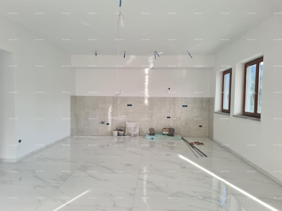 Poreč – ampio appartamento al piano terra con giardino 1