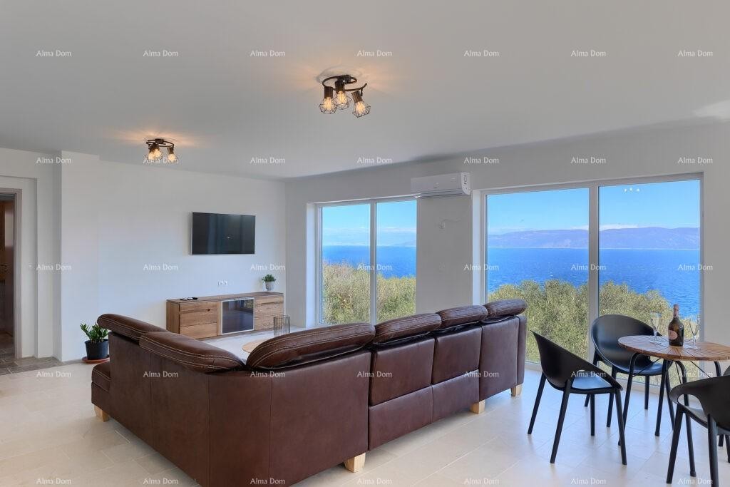 Moderna villa con piscina riscaldata e vista mare 6