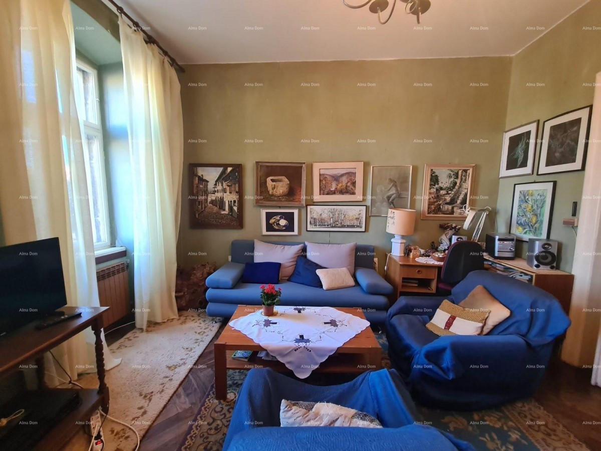 Stan v pritličju s dvoriščem in garažo – center Pule 1