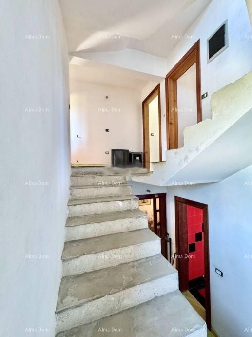Hiša 246 m² z dvoriščem – Pomer 9