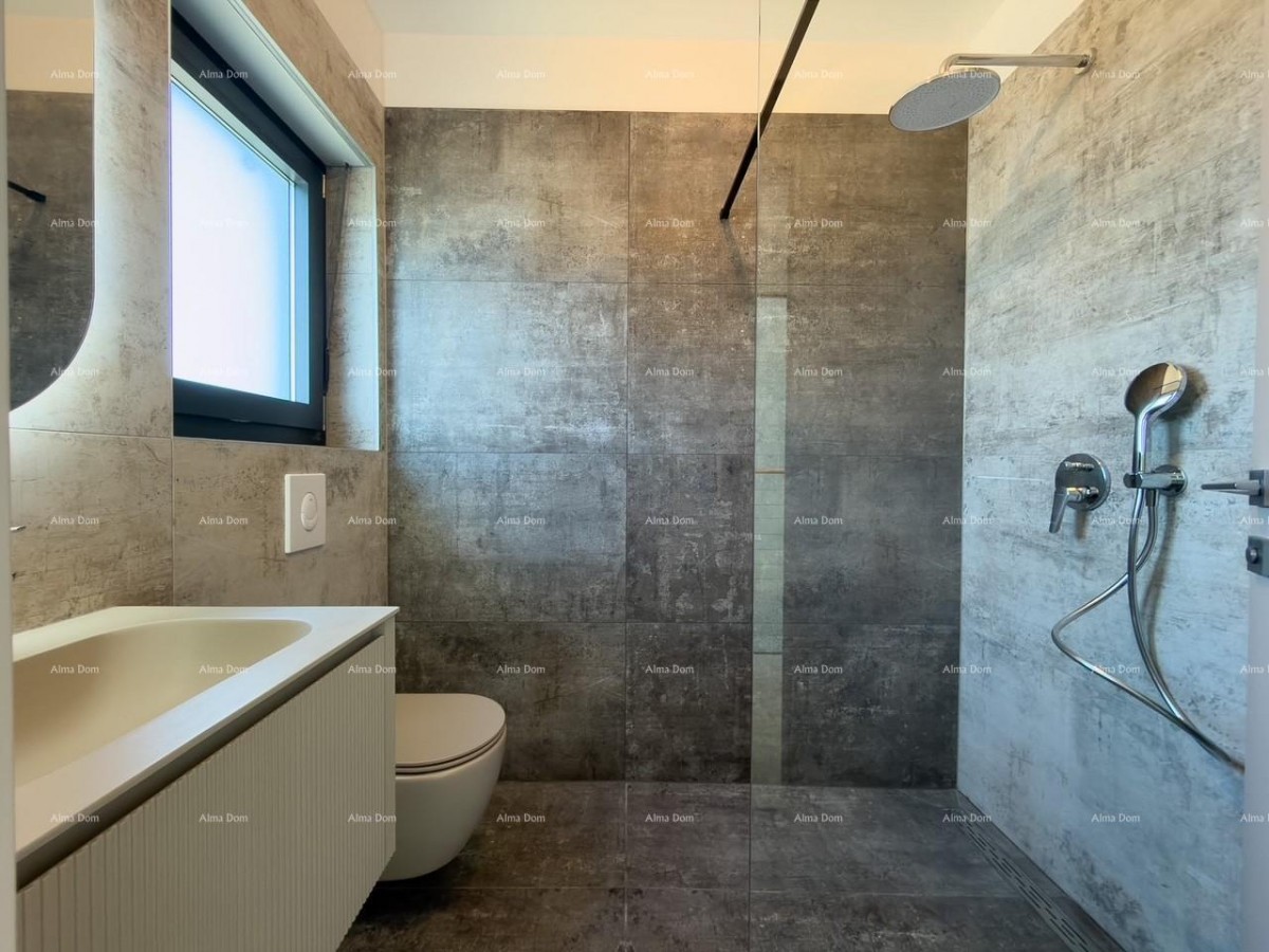 Новая постройка в отличном месте. 5