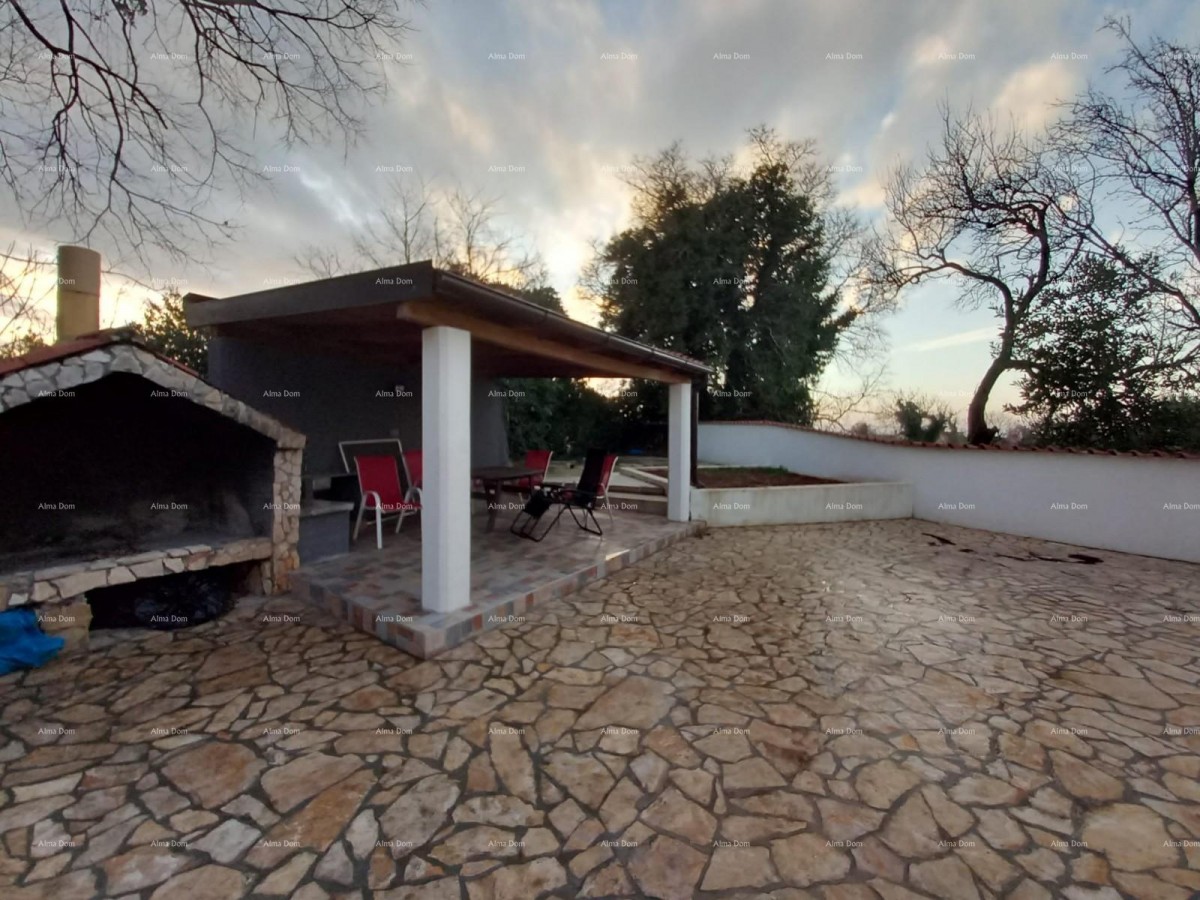 Prodaja hiše z dvema ločenima stanovanjem, Šišan! 6