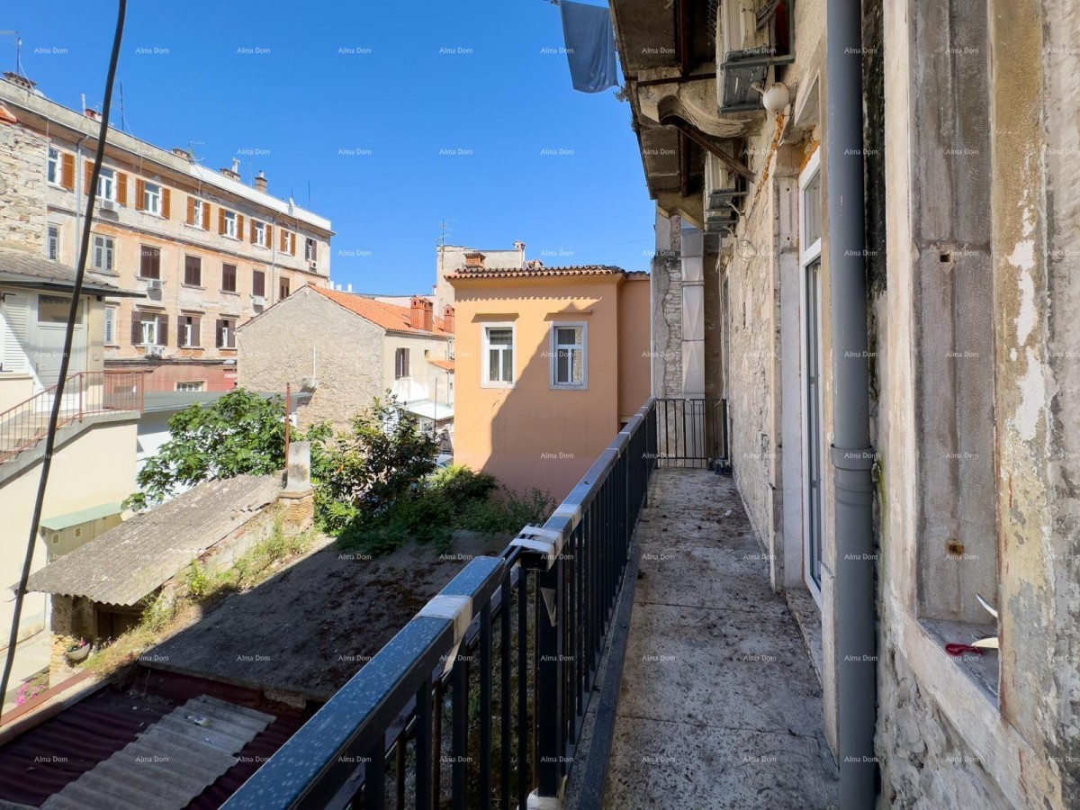 Lepo prenovljeno stanovanje v samem centru, na mestni tržnici 2