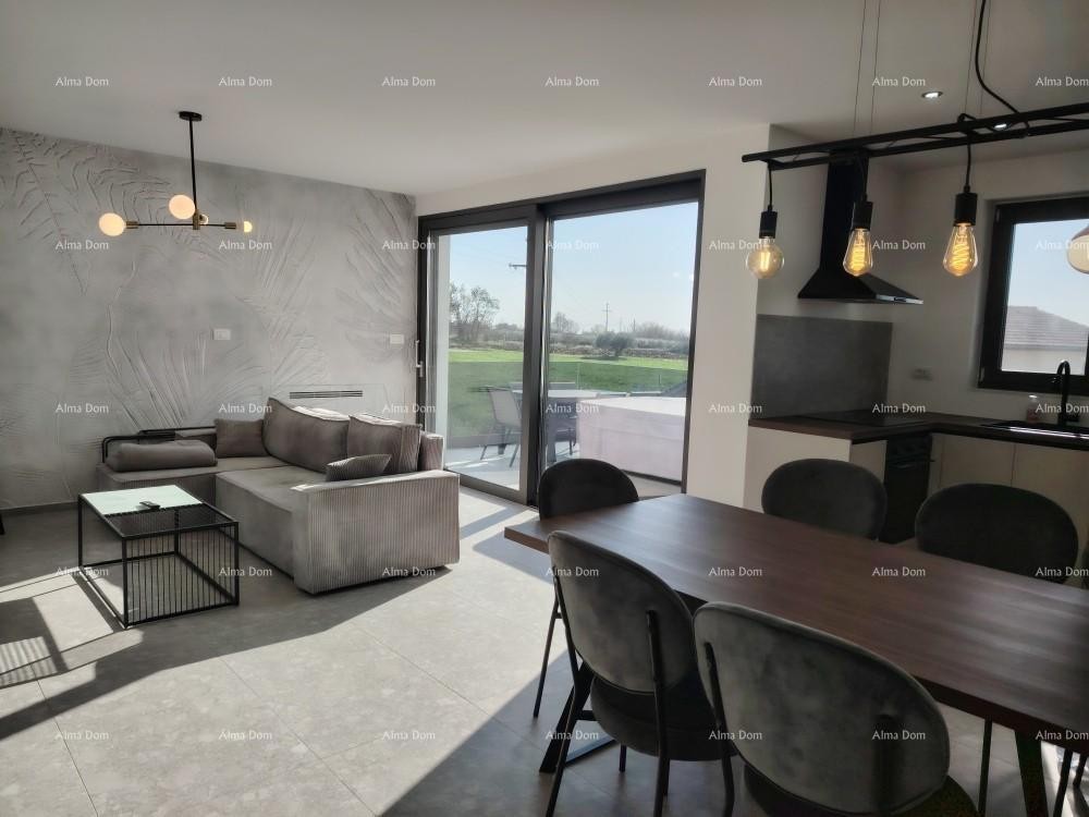 Top-notch three-bedroom apartment with a sea view, furnished 1