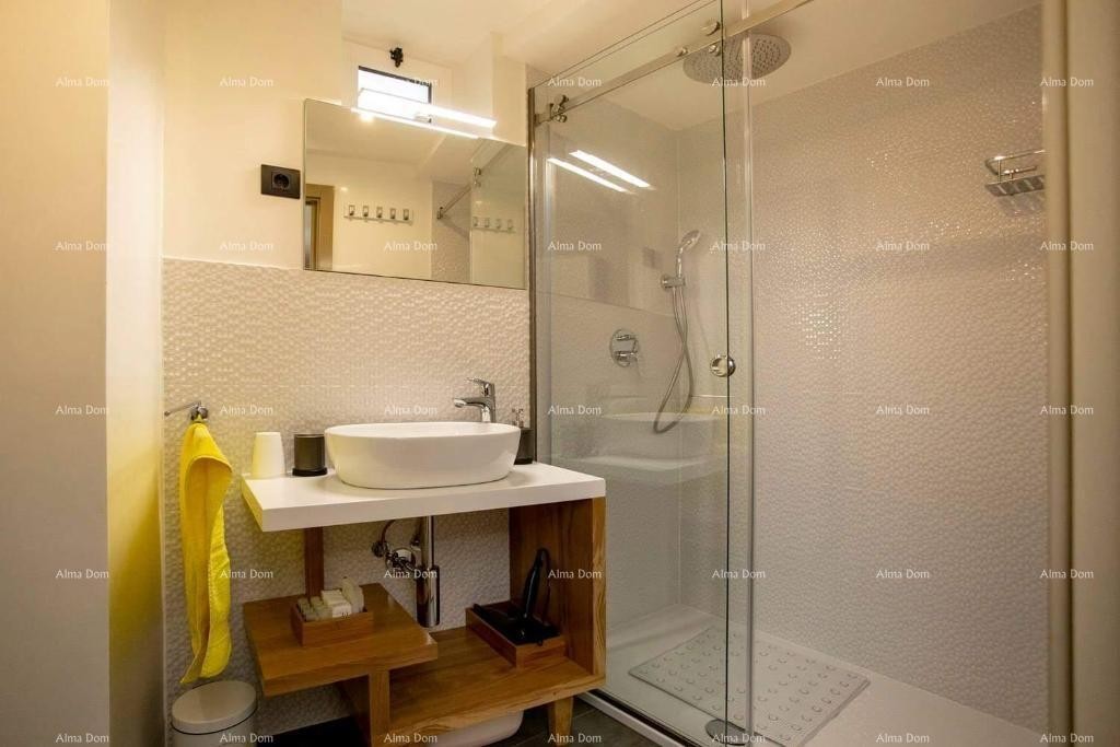 Prodaja - Elegantno uređen dvoetažni stan u staroj jezgri grada, Rovinj! 14