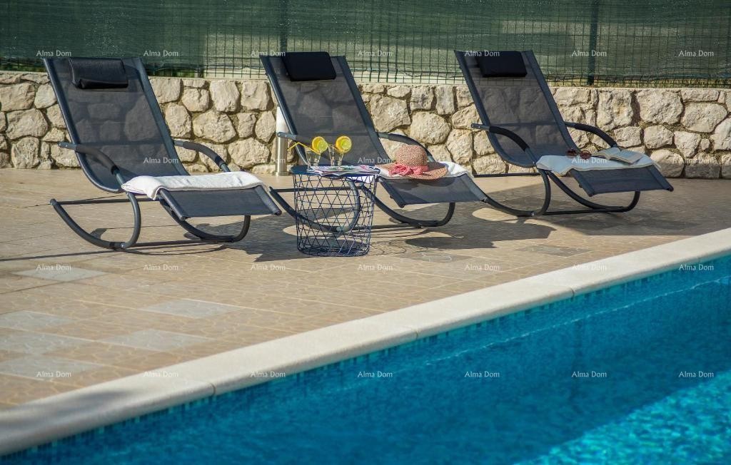 Дом отдыха с бассейном и большим садом 11