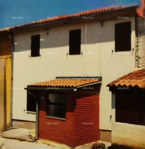 Prodajemo kameno hišo v središču Brtonigle! 18