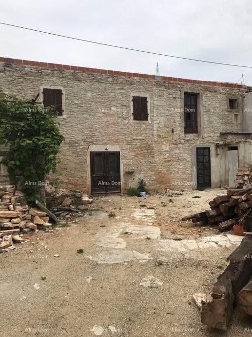 NA PRODAJU: KUĆA U TIJEKU RENOVACIJE U SRCU KANFANARA 3