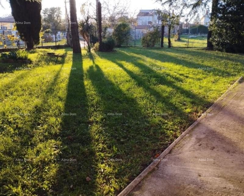 For sale: house with a large yard, 5 km from Poreč. 13