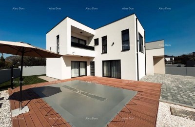 Продажа нового, современного двухэтажного дома с бассейном в непосредственной близости от моря, Помер!
