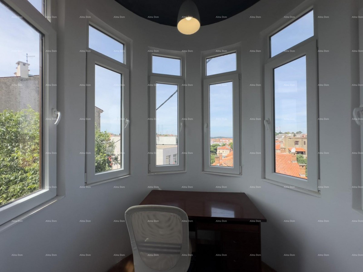 Sale of an apartment in the center with 4 residential units, Pula! 30