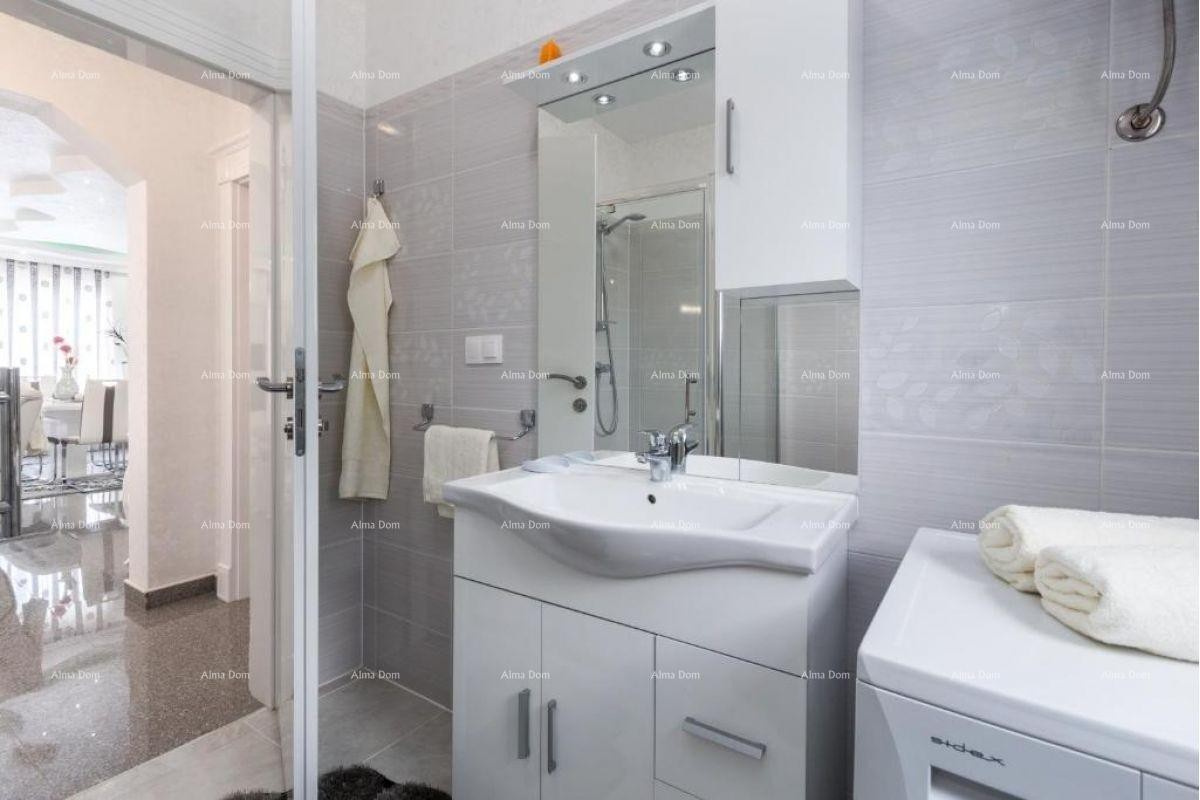 POREČ AREA – Luxuriously furnished ground floor house with a pool on a spacious property 10