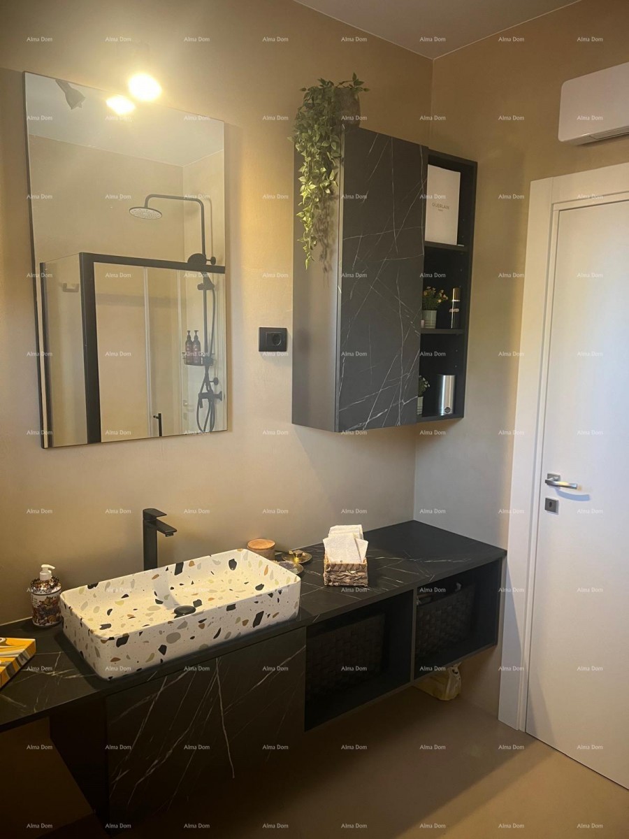 Dizajnersko stanovanje s pogledom na morje! 11