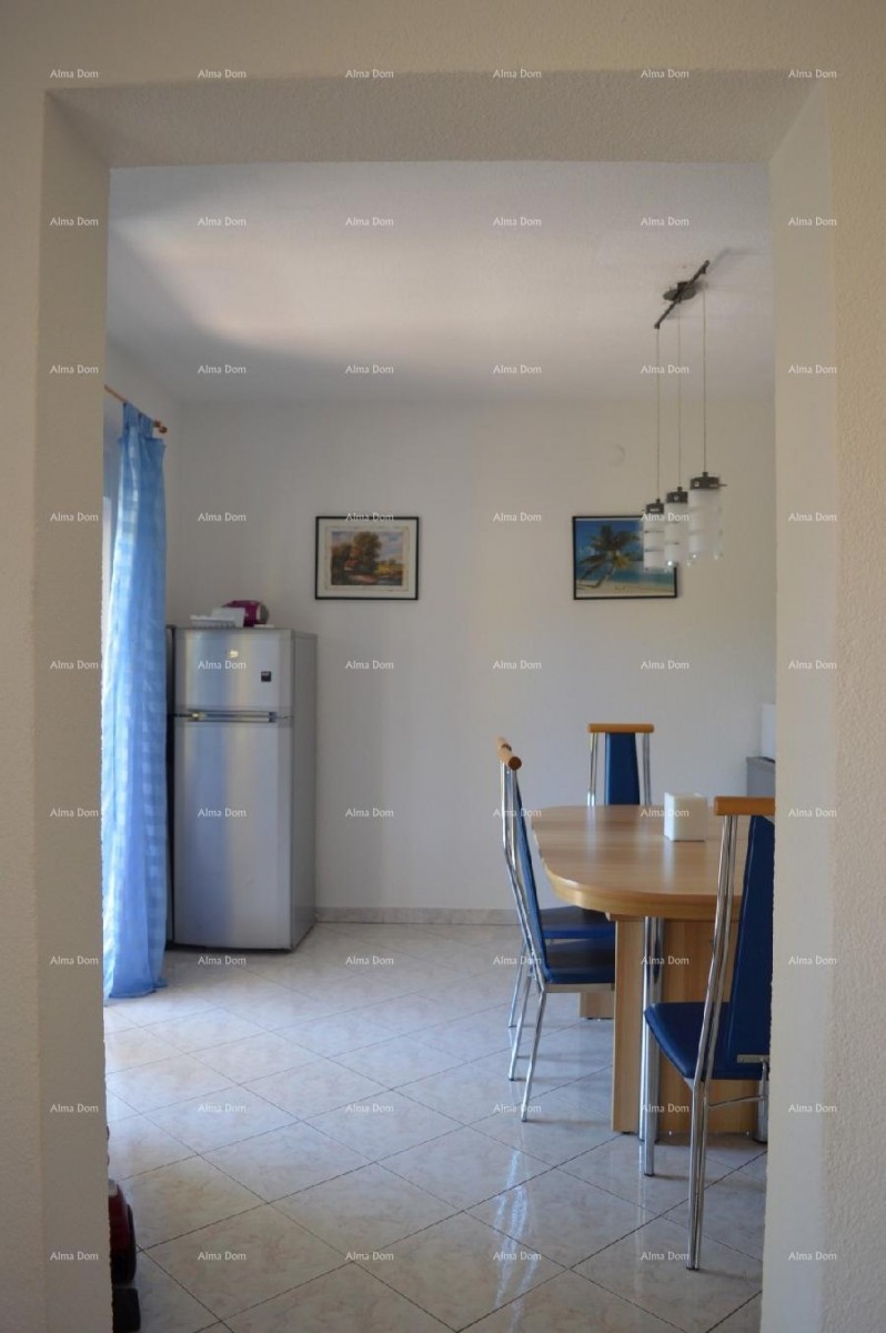 House with four separate apartments. 1 km to Verudela. 5