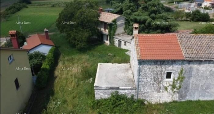 For sale: old stone house with land in Barban, ideal for a vacation home. 4