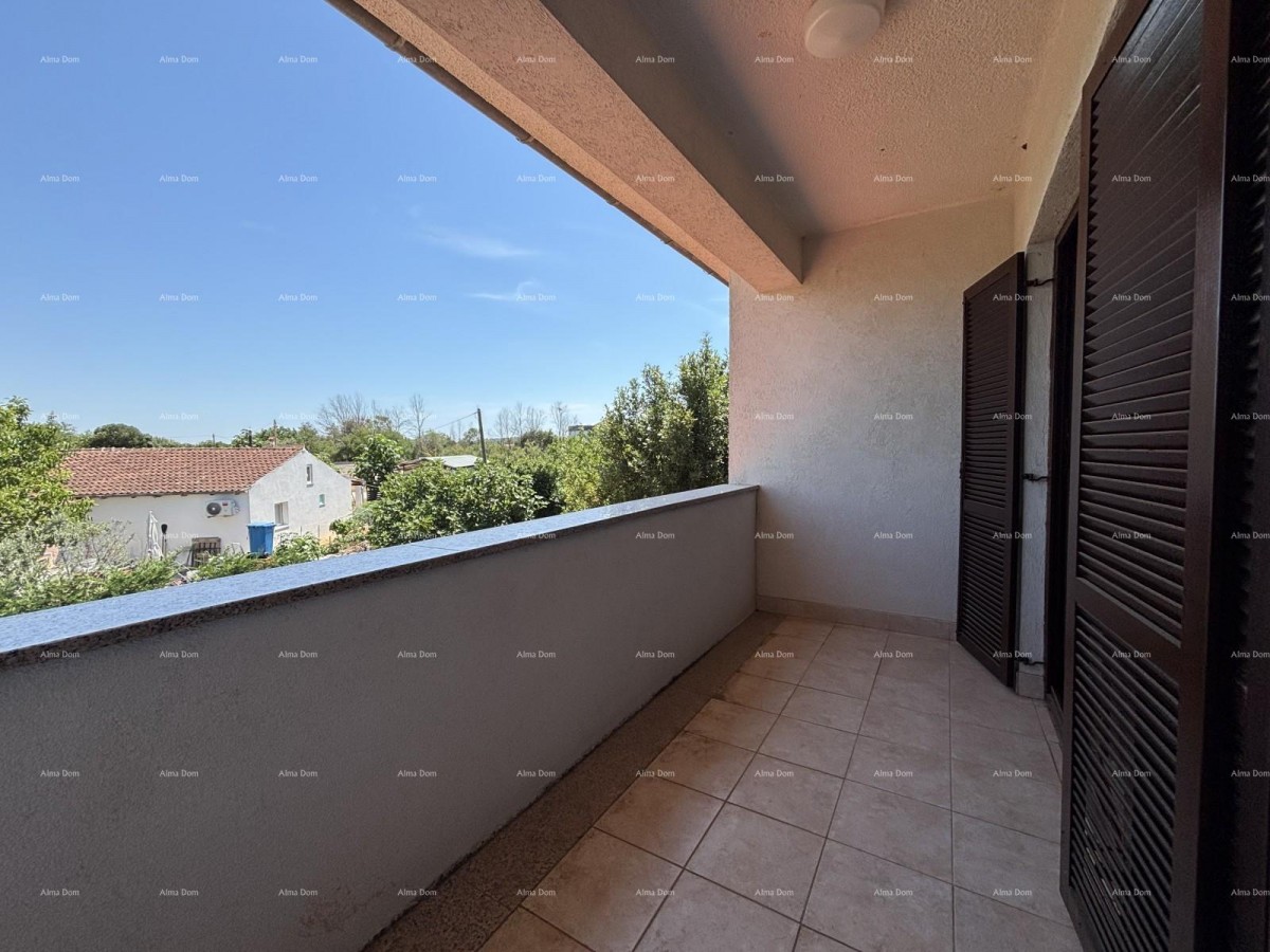 VALBANDON - Kuća s dva stana – idealna za obiteljski život ili investiciju 23