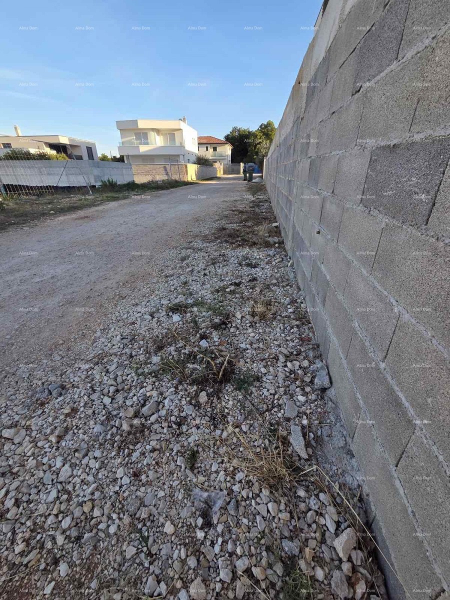 TERRENO EDILIZIO 438 m² CON PERMESSO EDILIZIO – LIŽNJAN 8