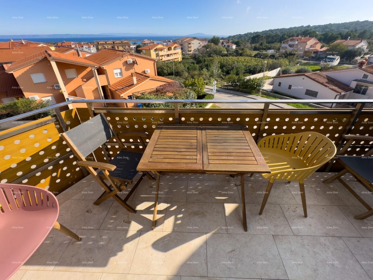 We are selling an apartment with a sea view! 26