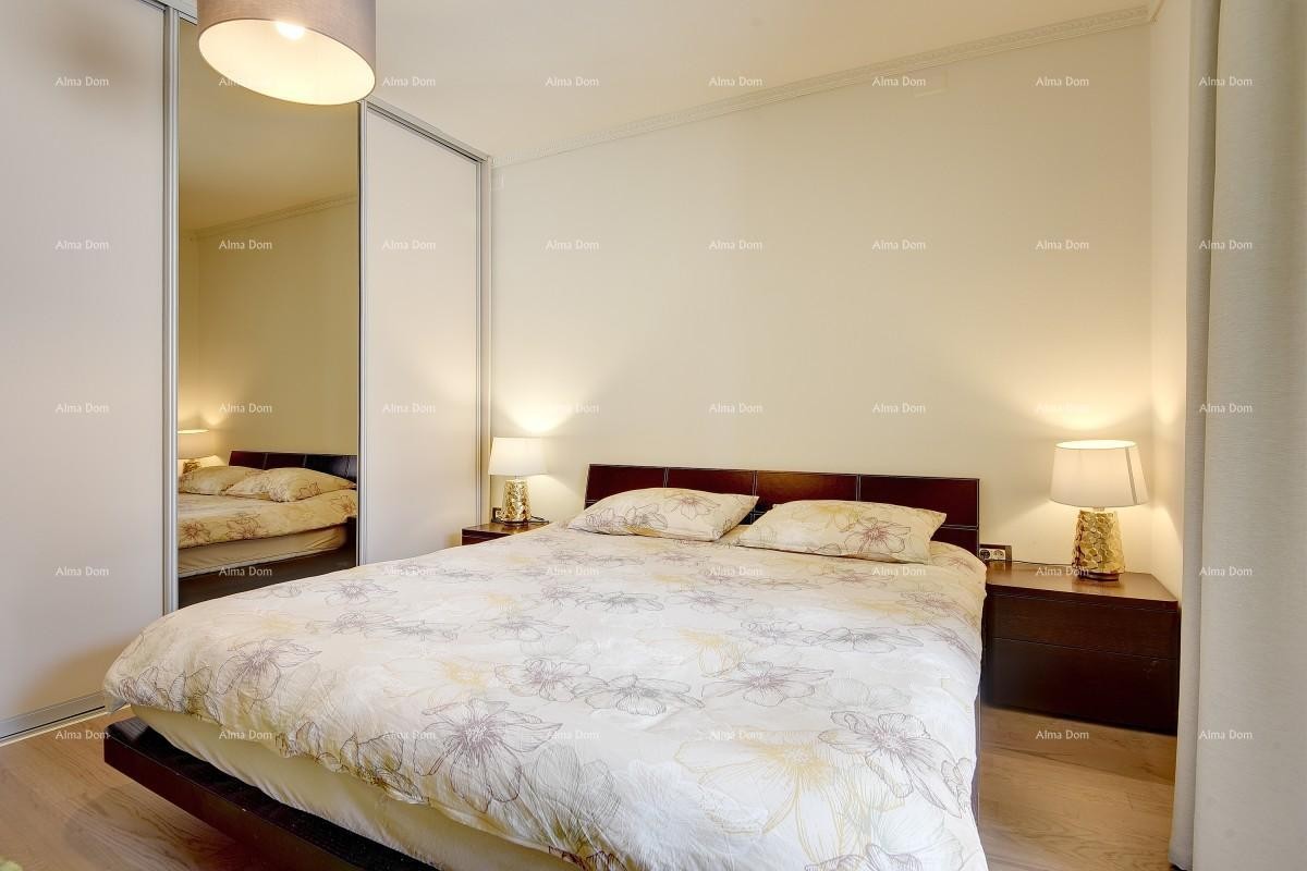 Prvi red do mora i plaže – kuća s bazenom i velikom okućnicom, Pješčana Uvala! 27