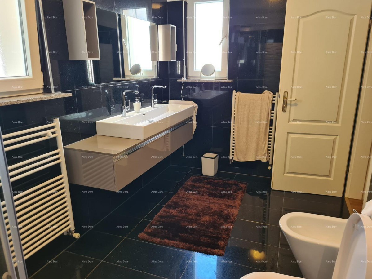 Na prodaju kuća s bazenom – Valtura 15