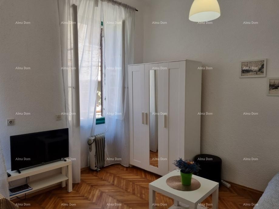 PULA STARA JEZGRA GRADA. KUĆA NA 5 MANJIH ETAŽA. 26