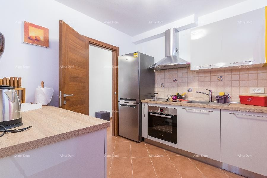 Valdebek. Detached house with a pool and jacuzzi! Close to the center of the city of Pula. 28