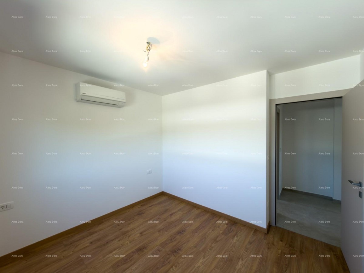 Новая постройка в отличном месте. 24