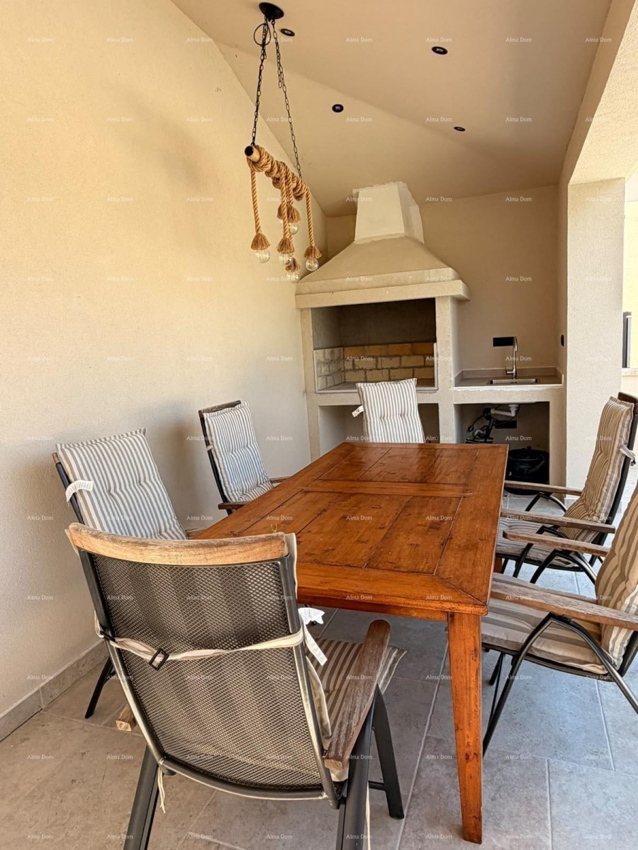 MODERN VILLA WITH POOL – 5 KM FROM THE SEA, TAR 23