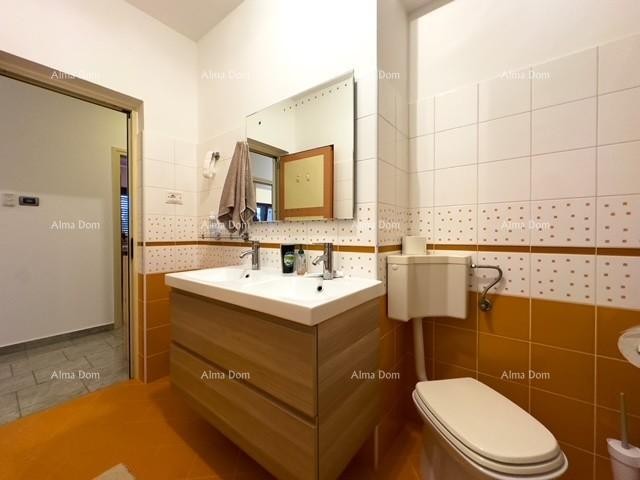 Bale: Prostrana vila s bazenom i kućom za goste 26