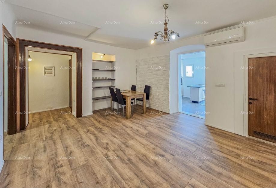 Istra, Buje, appartamento di 56 m2 in centro, 2 camere da letto, ristrutturato. 2