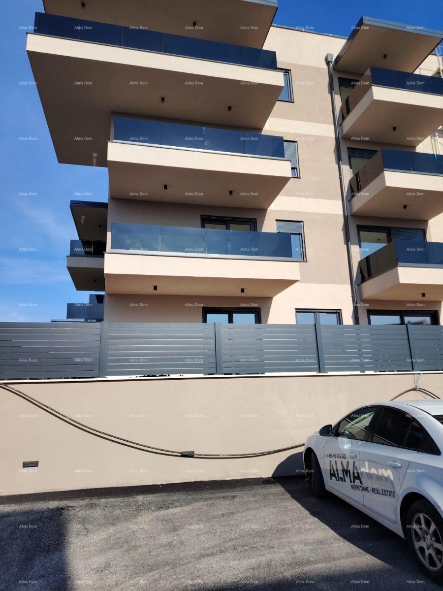 Enosobno stanovanje B3 v 3. nadstropju s KROVNIM TERASO, Vabriga! 1