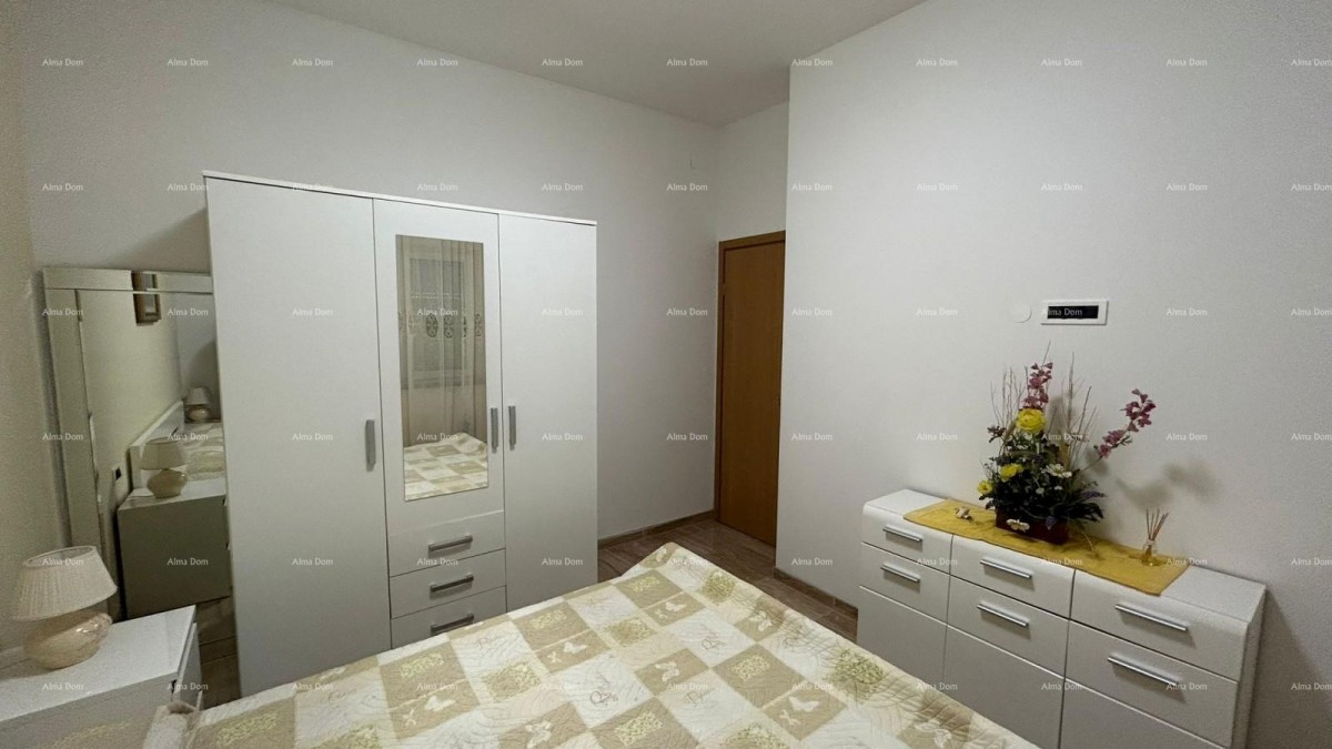 Pula Veli vrh. We are selling a house with multiple apartments and a swimming pool. 35