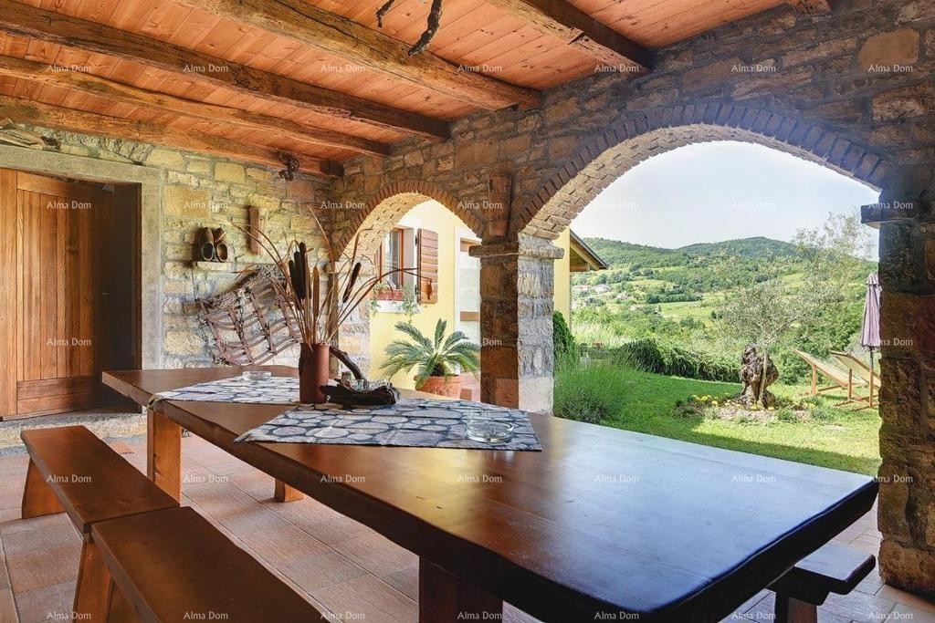 Prodaja se čudovita vila z bazenom v bližini Pazina 11