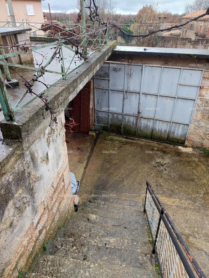 A house for renovation is for sale 6