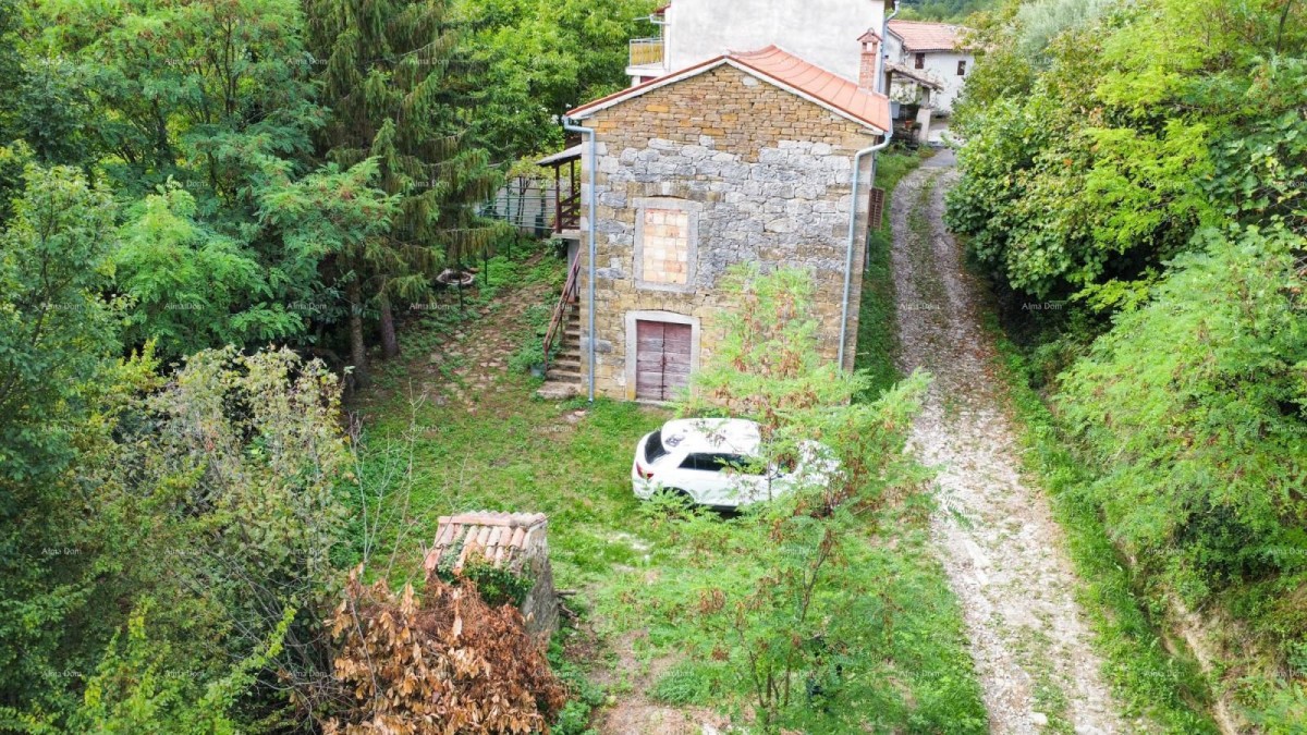 Prodaja- kamena istarska kuća s građevinskim zemljištem, u manjem mjestu, blizina Buzeta! 3