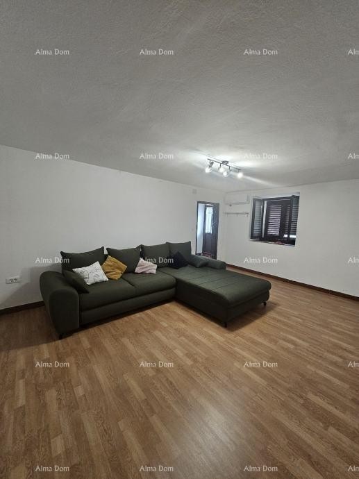 Barban – hiša z ograjenim dvoriščem 11