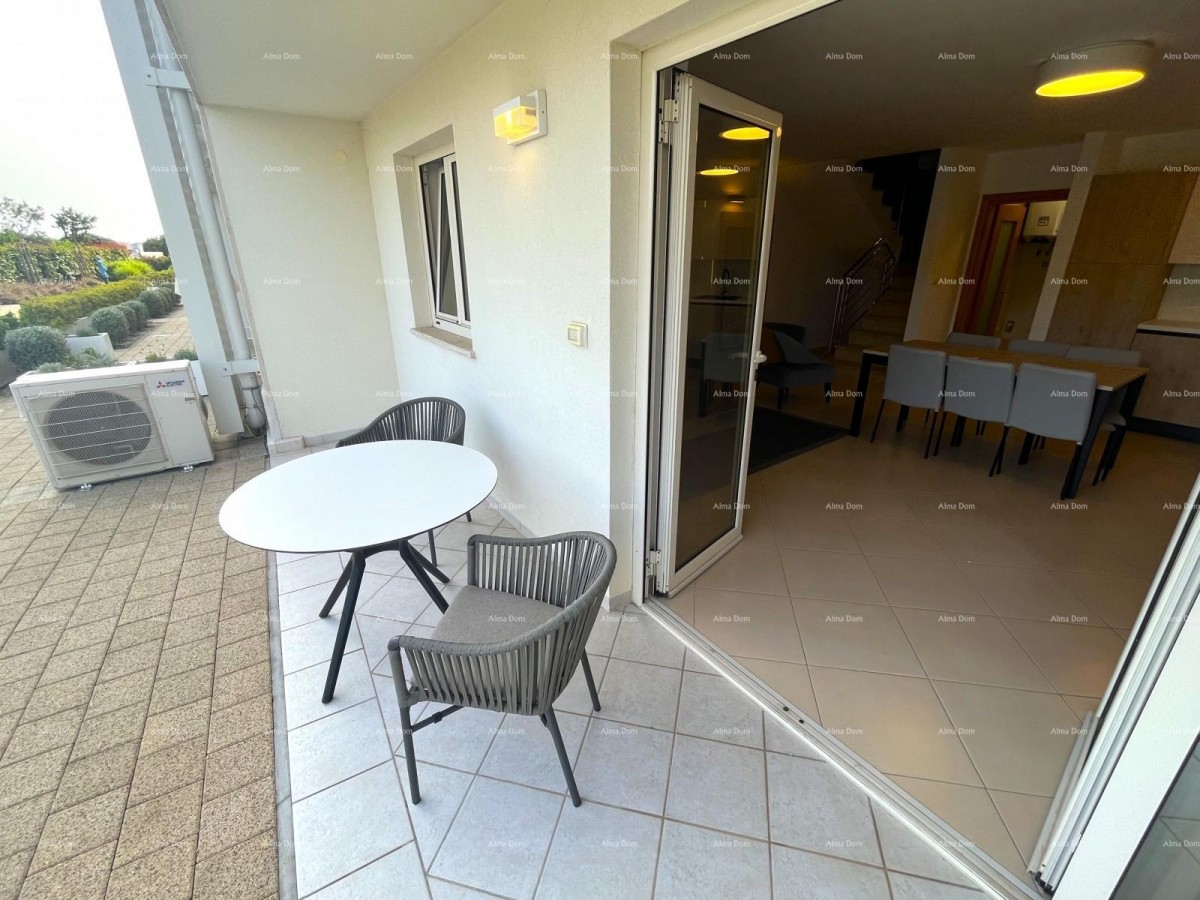 Spazioso appartamento in complesso con piscina, garage e vista mare – a soli 70 m dal mare, Umago! 4