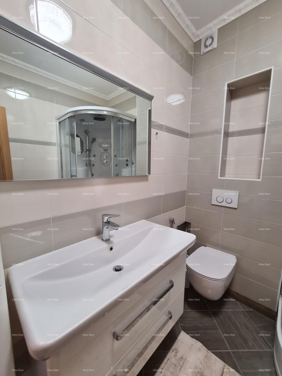 Trinadstropno stanovanje s strešno teraso! 100 metrov do morja. 8