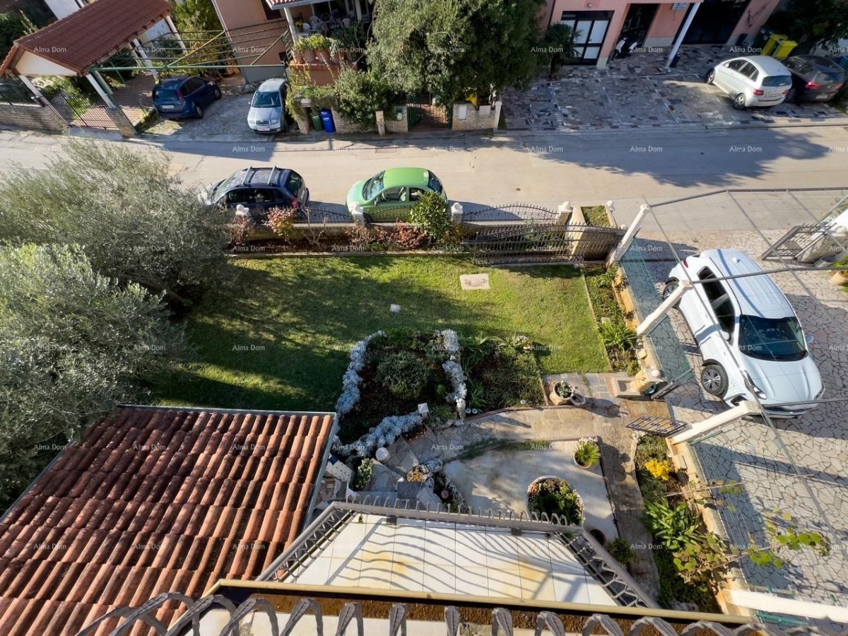 Velika hiša s 4 stanovi - Peščena uvala! 9