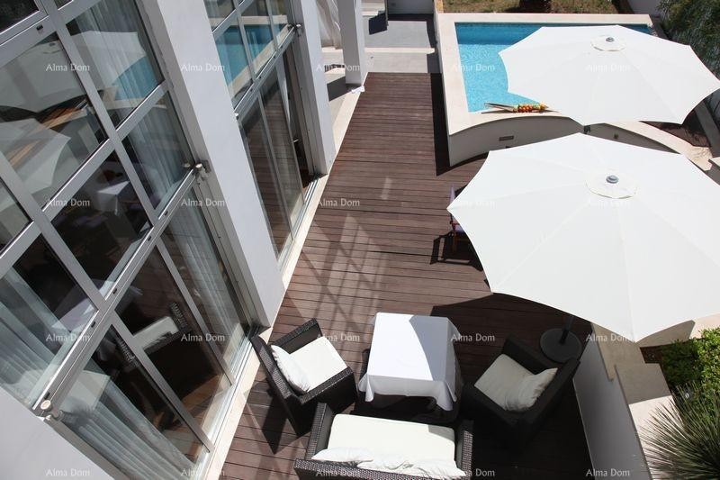 Na prodaju – Luksuzna vila 60 m od morja, Peščena uvala 28