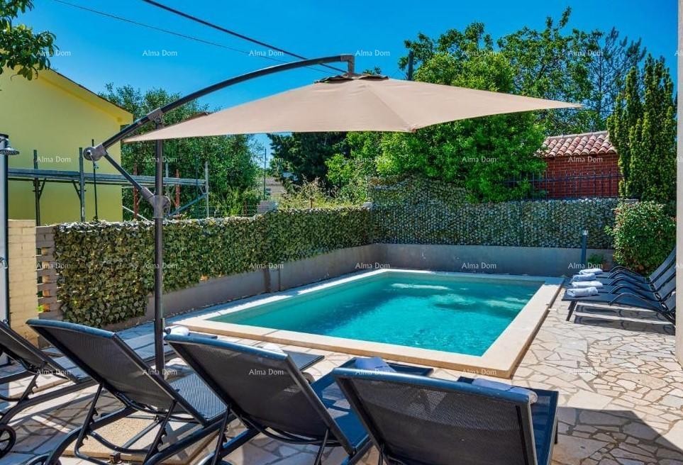 Prodaje se kuća s bazenom i pogledom na more – Ližnjan 7