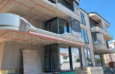 ROVINJ - stanovanje naprodaj v luksuzni rezidenci ob morju / S11