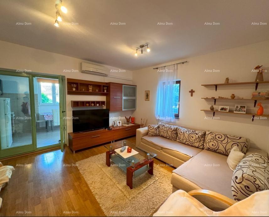 Na prodaj: Apartma v Novigradu z velikim vrtom. 9